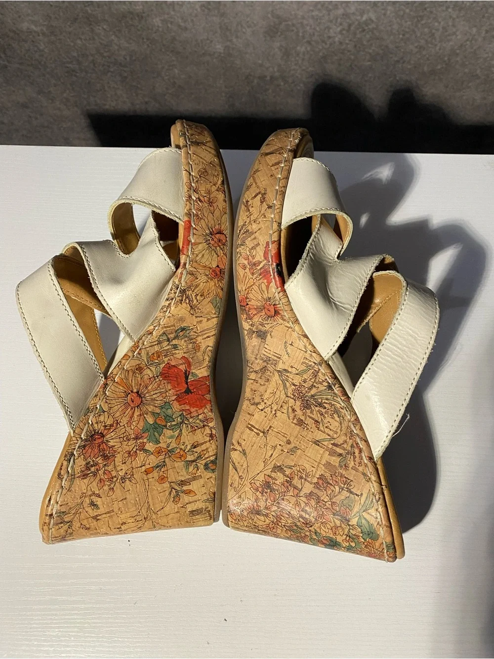 b.o.c. Born Concept Floral Cork Wedge Sandals Women's Size 9 M Off White Ivory